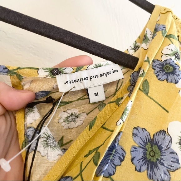 NWT CUPCAKES & CASHMERE Yellow Floral Open Back Boho Tank Top Women's Medium - Picture 5 of 6